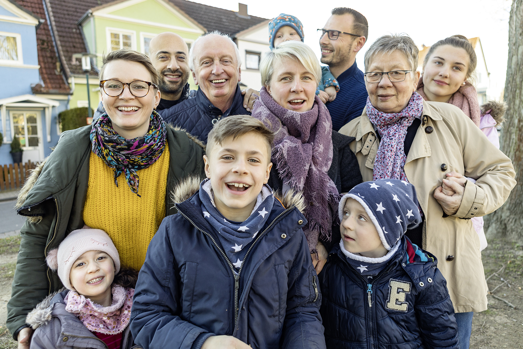 Homepage Ein Gruppenportrait einer großen Familie Deutsche