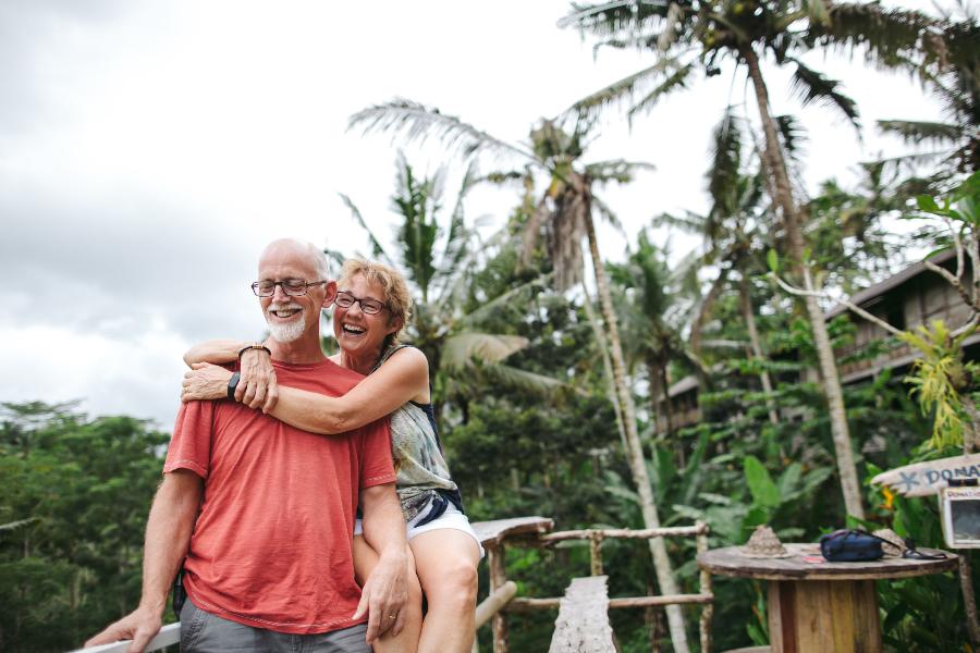 Portait eines Paares in einer Urlaubssituation