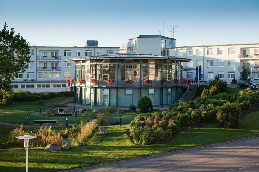 Außenansicht der Rehaklinik Sonnhalde in Donaueschingen Außenansicht der Rehaklinik Sonnhalde in Donaueschingen