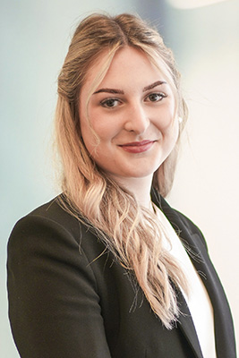 Portraitfoto von Mareen Müller, Firmenberaterin der Deutschen Rentenversicherung Baden-Württemberg Portraitfoto von Mareen Müller, Firmenberaterin der Deutschen Rentenversicherung Baden-Württemberg