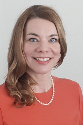 Portraitfoto von Dr. med. Kristina Schüle, Leiterin der Abteilung Sozialmedizinischer Dienst / Reha-Management