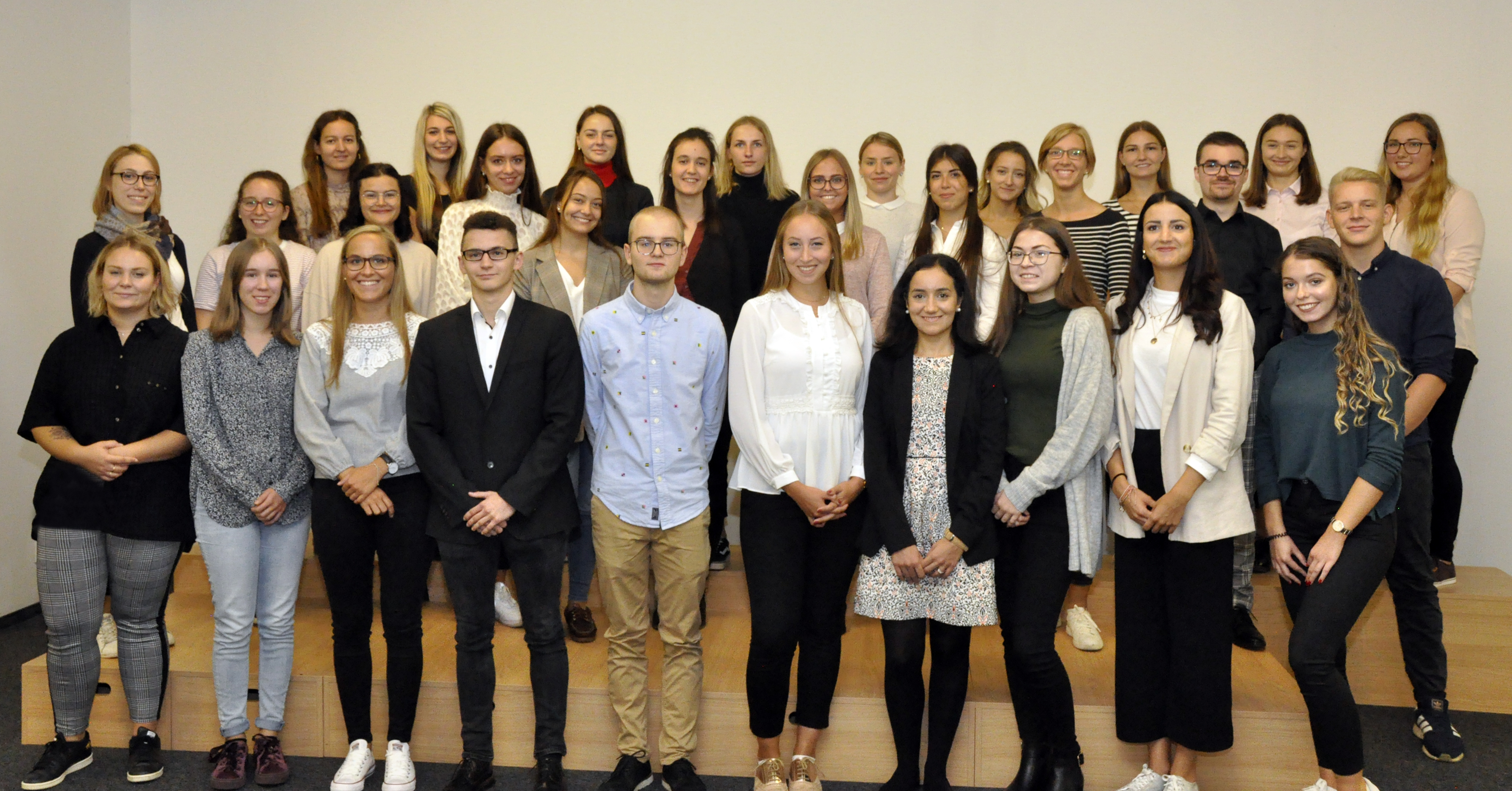Gruppenfoto der 30 neuen Verwaltungsinspektorenanwärter der DRV Baden-Württemberg 2019, die in Stuttgart eingestellt wurden.