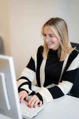 Eine weibliche Nachwuchskraft der DRV Baden-Württemberg. Eine weibliche Nachwuchskraft der DRV Baden-Württemberg.