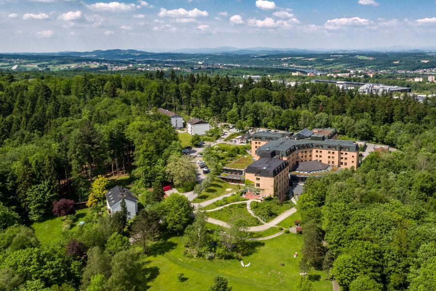 Luftaufnahme Rehafachzentrum Bad Füssing-Passau Die Klinik in Passau Kohlbruck