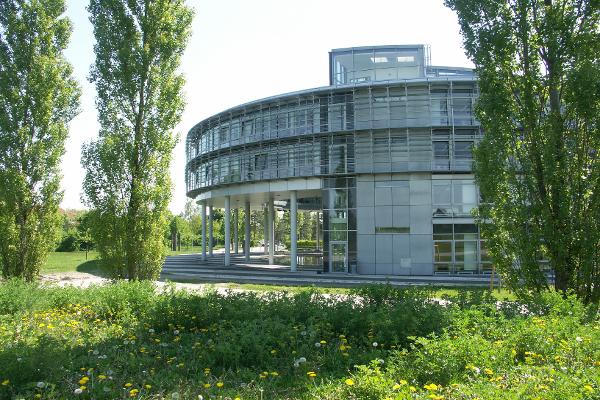 Hauptgebäude Hauptgebäude