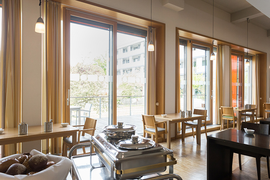 Speisesaal im Therapiezentrum Friedrichshöhe Speisesaal im Therapiezentrum Friedrichshöhe