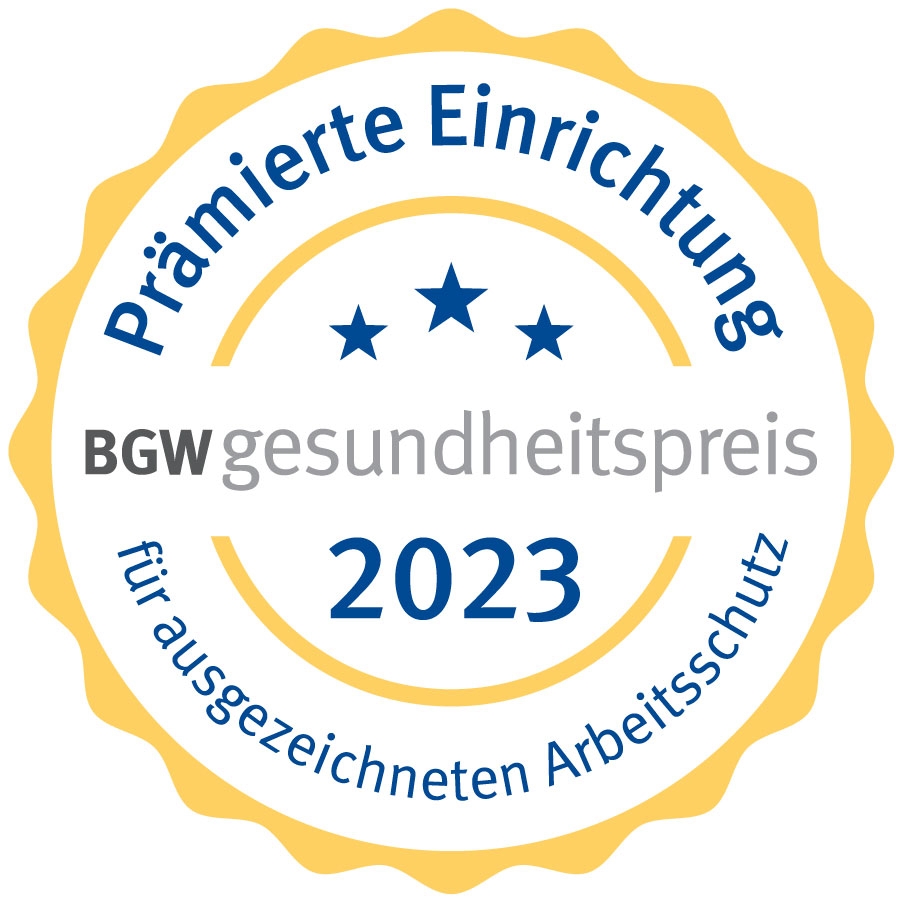 Das Bild zeigt das Siegel des BGM-Gesundheitspreises 2023 mit dem zweiten Platz für die Klinik Teutoburger Wald