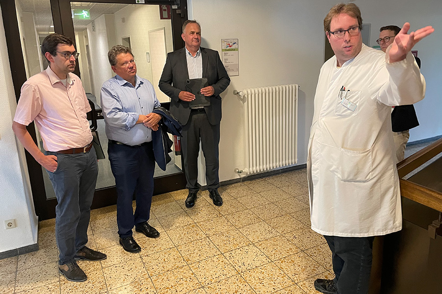 Gesundheitsminister Dr. Andreas Philippi besichtigt das Präventionszentrum in Bad Eilsen Gesundheitsminister Dr. Andreas Philippi besichtigt das Präventionszentrum in Bad Eilsen