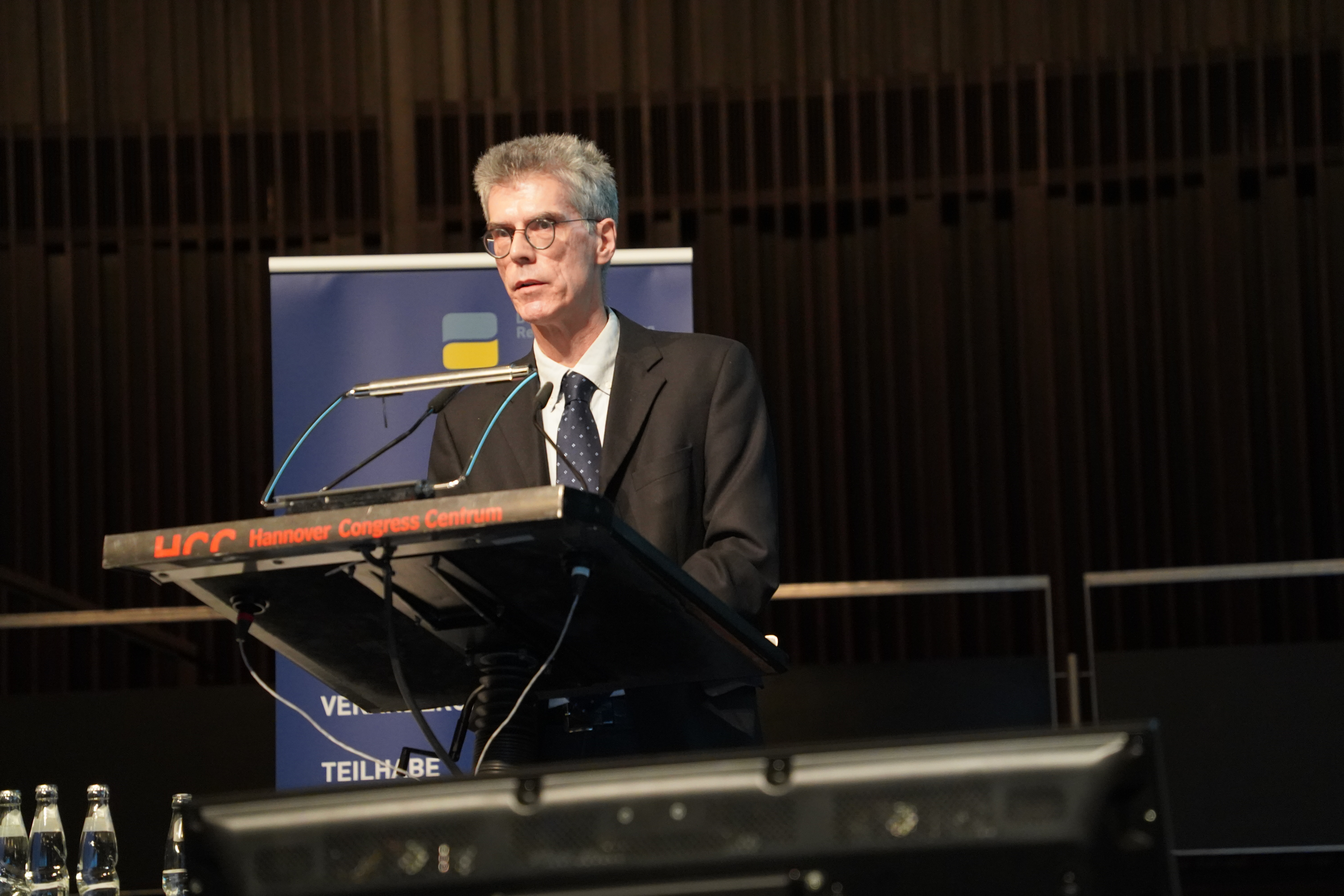 Prof. Dr. Michel Wensing Prof. Dr. Michel Wensing