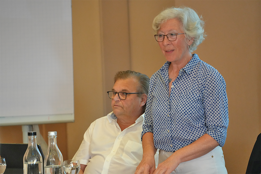 Die Vorsitzende der Vertreterversammlung, Gabriele Trittel, begrüßte die Delegierten. Die Vorsitzende der Vertreterversammlung, Gabriele Trittel, begrüßte die Delegierten.