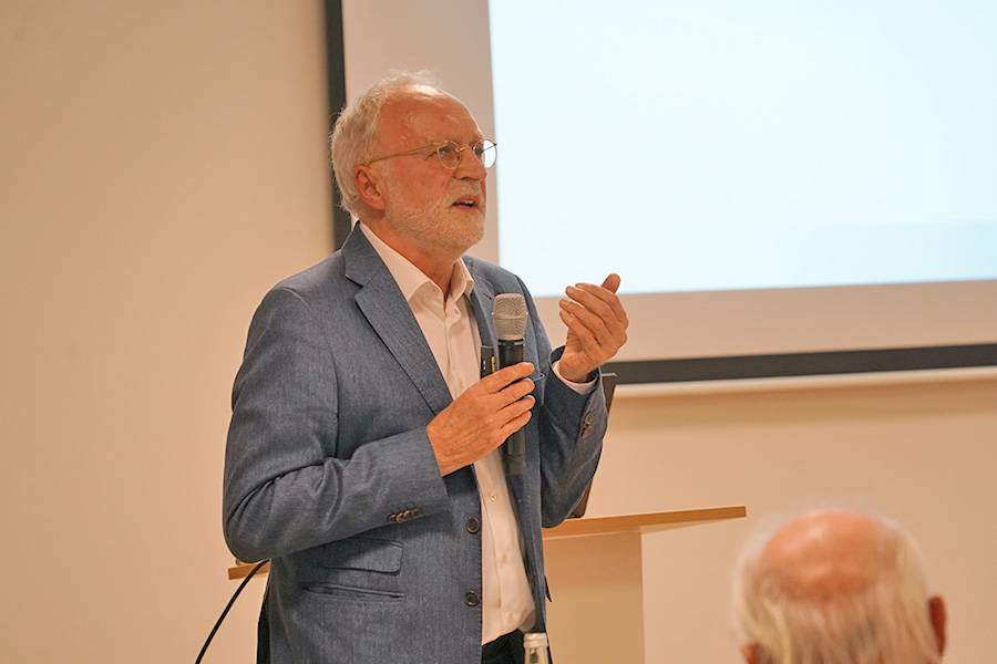 Professor Dr. Siegfried Geyer: "Volkskrankheiten belasten die Gesundheit - vor allem im beruflich aktiven Lebensalter." Professor Dr. Siegfried Geyer: "Volkskrankheiten belasten die Gesundheit - vor allem im beruflich aktiven Lebensalter."