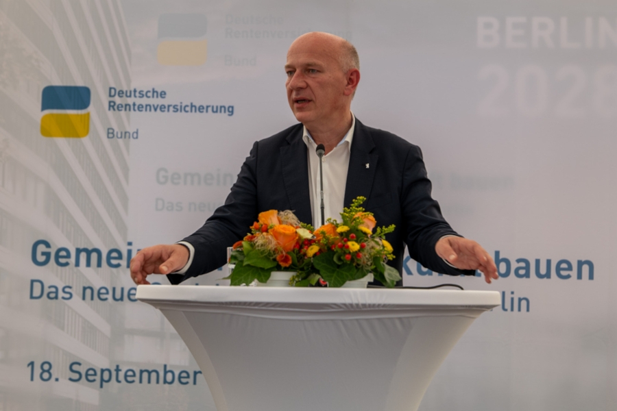 Rede Kai Wegner, Bürgermeister Berlins, anlässlich des Spatenstichs zur Baustelle der DRV Bund in Berlin-Wilmersdorf Rede Kai Wegner, Bürgermeister Berlins, anlässlich des Spatenstichs zur Baustelle der DRV Bund in Berlin-Wilmersdorf