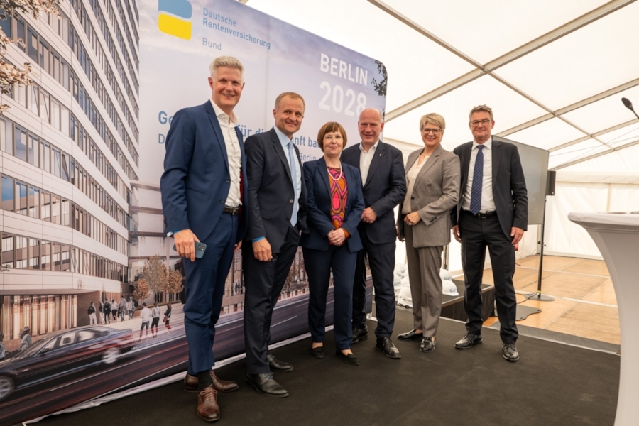 Spatenstich zur Baustelle der DRV Bund in Berlin-Wilmersdorf, u.a. mit Berlins Bürgermeister Kai Wegner Spatenstich zur Baustelle der DRV Bund in Berlin-Wilmersdorf, u.a. mit Berlins Bürgermeister Kai Wegner