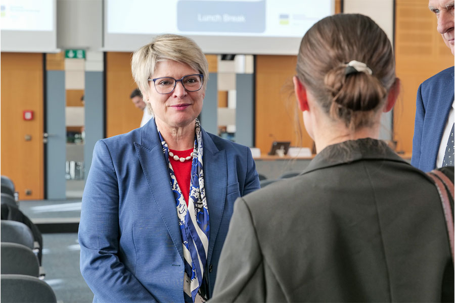 Gundula Roßbach im Gespräch Gundula Roßbach im Gespräch