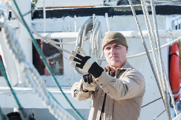 Ein Seemann auf einem Schiff Ein Seemann auf einem Schiff