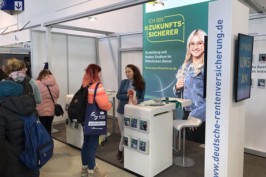 Messestand der DRV Mitteldeutschland auf der Karrierestart in Dresden Messestand der DRV Mitteldeutschland auf der Karrierestart in Dresden