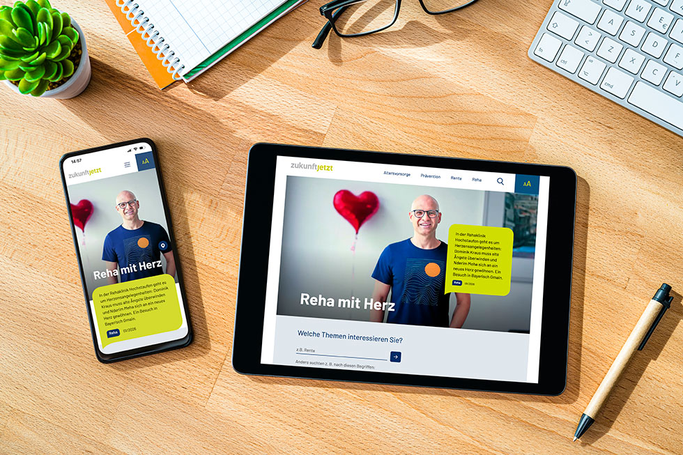 Ein Smartphone und ein Tablet liegen auf dem Tisch. Auf beiden ist das aktuelle Cover des Kundenmagazins zukunft jetzt zu sehen. Ein Smartphone und ein Tablet liegen auf dem Tisch. Auf beiden ist das aktuelle Cover des Kundenmagazins zukunft jetzt zu sehen.