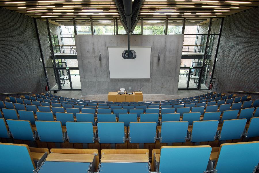 Audimax (Auditorium maximum) des Campus' in Reinfeld Audimax (Auditorium maximum) des Campus' in Reinfeld