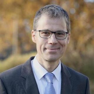Der zukünftige Geschäftsführer der DRV Nord, Herr Volker Reitstätter, lächelt freundlich in die Kamera. Der zukünftige Geschäftsführer der DRV Nord, Herr Volker Reitstätter, lächelt freundlich in die Kamera.