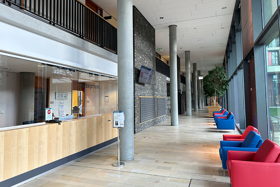 Der Empfangsbereich der Mühlenbergklinik in Bad Malente-Gremsmühlen Der Empfangsbereich der Mühlenbergklinik in Bad Malente-Gremsmühlen