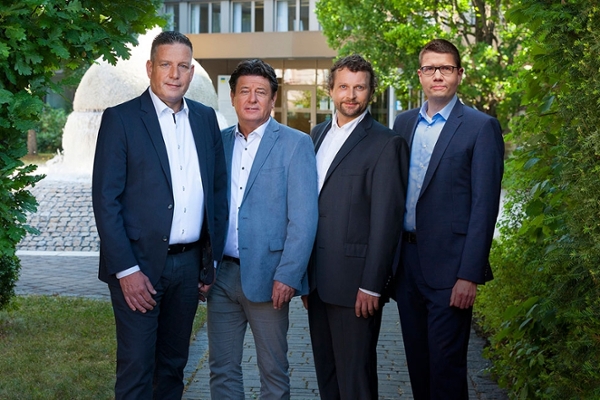 von links: Patrick Püttner und Stephan Doll (alternierende Vorsitzende des Vorstands), Björn Wortmann und Friedbert Warnecke (alternierende Vorsitzende der Vertreterversammlung) von links: Patrick Püttner und Stephan Doll (alternierende Vorsitzende des Vorstands), Björn Wortmann und Friedbert Warnecke (alternierende Vorsitzende der Vertreterversammlung)