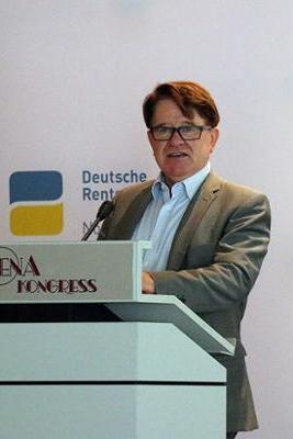 Klausurtagung der Versichertenseite der Selbstverwaltung der DRV Nordbayern – im Bild zu sehen Werner Krempl (Geschäftsführer der DRV Nordbayern) Klausurtagung der Versichertenseite der Selbstverwaltung der DRV Nordbayern – im Bild zu sehen Werner Krempl (Geschäftsführer der DRV Nordbayern)