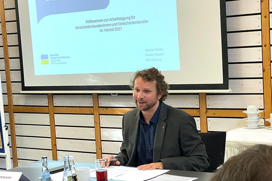 Björn Wortmann, alternierender Vorsitzender der Vertreterversammlung der DRV Nordbayern, begrüßte die Ehrenamtlichen aktuell im Rahmen eines Seminars in Nürnberg persönlich.