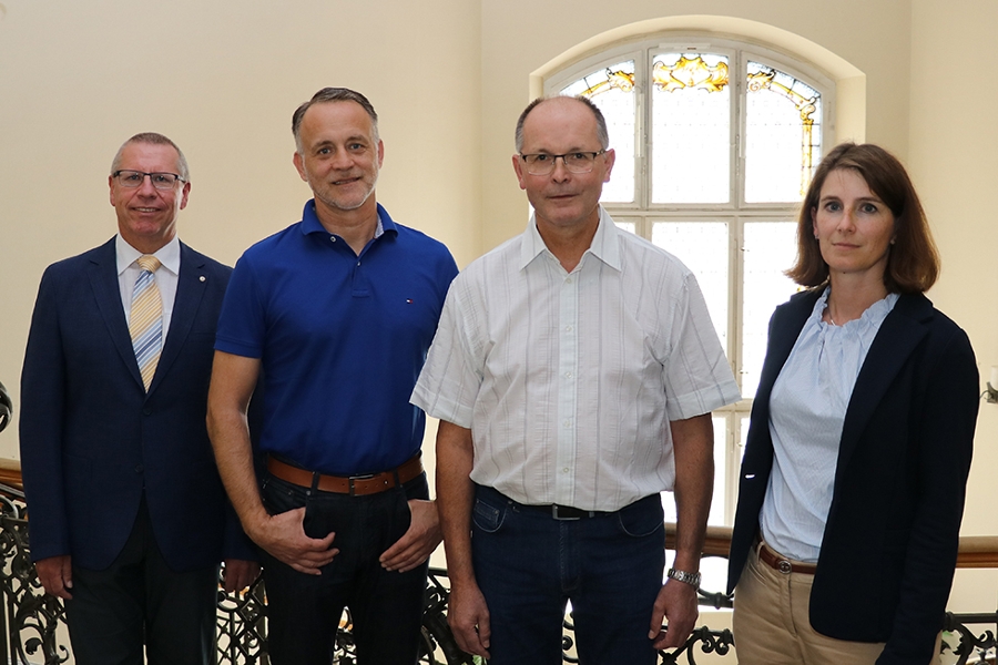 40-jähriges und 25-jähriges Dienstjubiläum bei der DRV Nordbayern in Bayreuth 40-jähriges und 25-jähriges Dienstjubiläum bei der DRV Nordbayern in Bayreuth