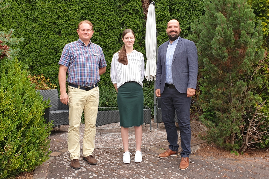 von links: Christoph Haberditzl (Stellvertreter des Kaufmännischen Leiters der Sinntalklinik), Arina Balashenko (Auszubildende zur Kauffrau im Gesundheitswesen), Mathias Kirchner (Kaufmännischer Leiter der Sinntalklinik) von links: Christoph Haberditzl (Stellvertreter des Kaufmännischen Leiters der Sinntalklinik), Arina Balashenko (Auszubildende zur Kauffrau im Gesundheitswesen), Mathias Kirchner (Kaufmännischer Leiter der Sinntalklinik)