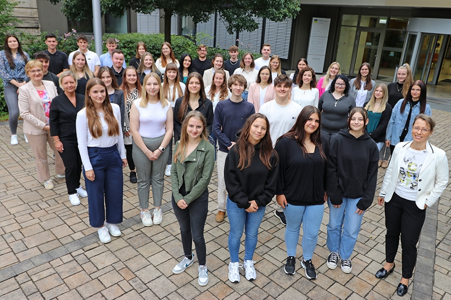 Zahlreiche neue Nachwuchskräfte begrüßte die Deutsche Rentenversicherung Nordbayern an ihrem Standort in Bayreuth Zahlreiche neue Nachwuchskräfte begrüßte die Deutsche Rentenversicherung Nordbayern an ihrem Standort in Bayreuth