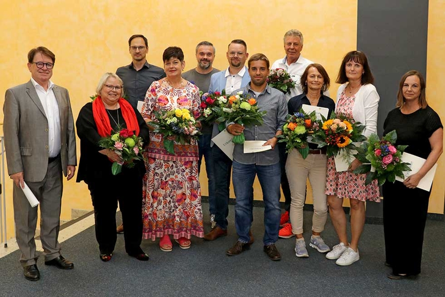 von links: Werner Krempl, Geschäftsführer der DRV Nordbayern, Uta Ueckerseifer, Markus Fahrnbauer, Christine Kaiser, Peter Streng, Thomas Pitroff, Andreas Mayer, Peter Böhm, Christine Dormann, Heike Fröhlich, Stefanie Tröppl von links: Werner Krempl, Geschäftsführer der DRV Nordbayern, Uta Ueckerseifer, Markus Fahrnbauer, Christine Kaiser, Peter Streng, Thomas Pitroff, Andreas Mayer, Peter Böhm, Christine Dormann, Heike Fröhlich, Stefanie Tröppl