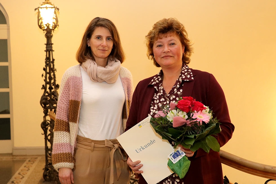 40 Jahre Treue zum Arbeitgeber:: Ehrung bei der Deutschen Rentenversicherung Nordbayern in Bayreuth 40 Jahre Treue zum Arbeitgeber:: Ehrung bei der Deutschen Rentenversicherung Nordbayern in Bayreuth