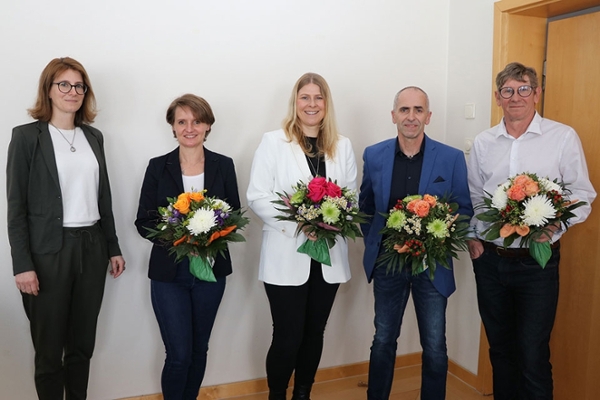 25 und 40 Jahre Treue zum Arbeitgeber: Ehrung bei der Deutschen Rentenversicherung Nordbayern in Bayreuth