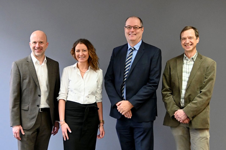 25 und 40 Jahre Treue zum Arbeitgeber: Ehrung bei der Deutschen Rentenversicherung Nordbayern in Bayreuth 25 und 40 Jahre Treue zum Arbeitgeber: Ehrung bei der Deutschen Rentenversicherung Nordbayern in Bayreuth