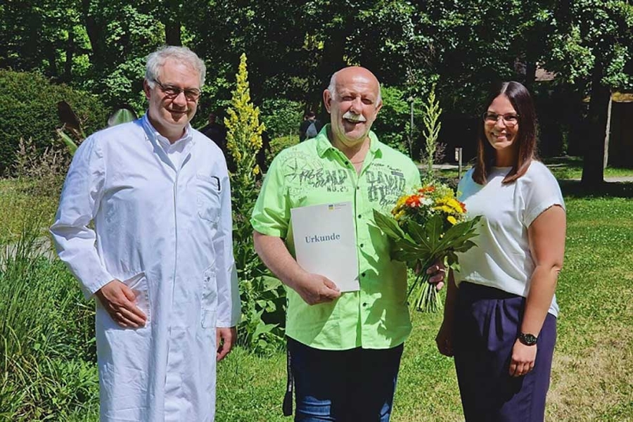 40 Jahre Treue zum Arbeitgeber: Ehrung bei der Klinik Herzoghöhe 40 Jahre Treue zum Arbeitgeber: Ehrung bei der Klinik Herzoghöhe