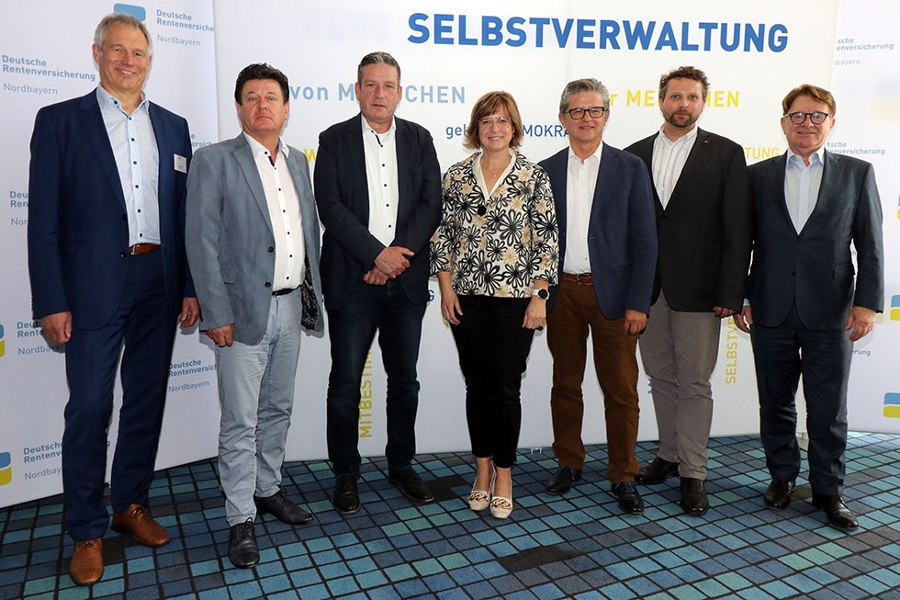 Die Führungsspitze ab 1. Juli 2024 (von links): Jürgen Zips, Stephan Doll, Patrick Püttner, Sandra Naether, Michael Bischof, Björn Wortmann, Werner Krempl Die Führungsspitze ab 1. Juli 2024 (von links): Jürgen Zips, Stephan Doll, Patrick Püttner, Sandra Naether, Michael Bischof, Björn Wortmann, Werner Krempl