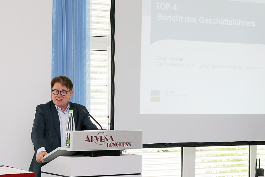 Erster Direktor Werner Krempl, Geschäftsführer und ab Juli Vorsitzender der Geschäftsführung der DRV Nordbayern Erster Direktor Werner Krempl, Geschäftsführer und ab Juli Vorsitzender der Geschäftsführung der DRV Nordbayern