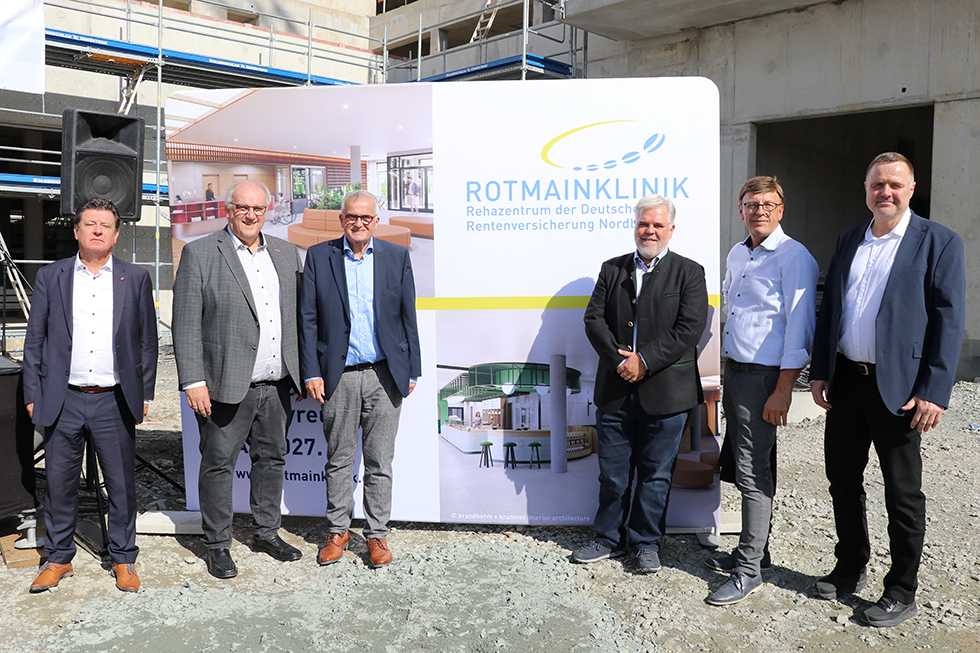 von links: Alternierender Vorsitzender des Vorstandes: Stephan Doll, Vorsitzender des Bau- und Grundstücksausschusses: Reinhard Bauer, Mitglieder der Selbstverwaltung: Hans-Jürgen Hopf, Georg Gerhäuser, Robert Raimund, Michael Ott von links: Alternierender Vorsitzender des Vorstandes: Stephan Doll, Vorsitzender des Bau- und Grundstücksausschusses: Reinhard Bauer, Mitglieder der Selbstverwaltung: Hans-Jürgen Hopf, Georg Gerhäuser, Robert Raimund, Michael Ott