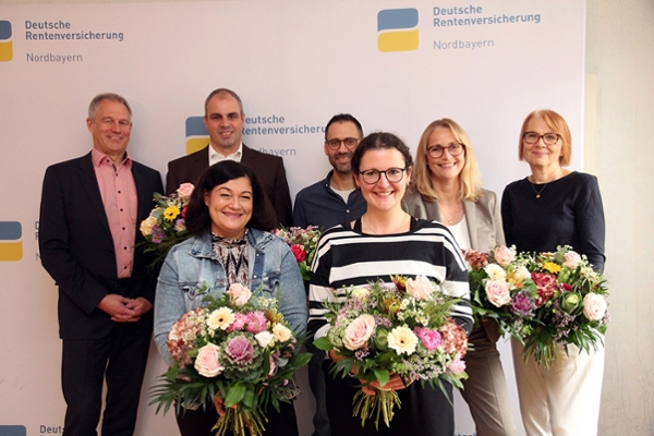 25 und 40 Jahre Treue zum Arbeitgeber: Ehrung bei der Deutschen Rentenversicherung Nordbayern in Würzburg 25 und 40 Jahre Treue zum Arbeitgeber: Ehrung bei der Deutschen Rentenversicherung Nordbayern in Würzburg