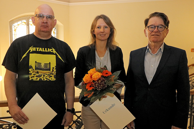 25 und 40 Jahre Treue zum Arbeitgeber: Ehrung bei der Deutschen Rentenversicherung Nordbayern in Bayreuth 25 und 40 Jahre Treue zum Arbeitgeber: Ehrung bei der Deutschen Rentenversicherung Nordbayern in Bayreuth