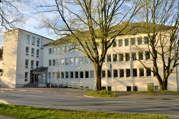 Die Ansicht der Auskunfts- und Beratungsstelle Bremen-Aumund im beginnenden Frühjahr Die Ansicht der Auskunfts- und Beratungsstelle Bremen-Aumund im beginnenden Frühjahr