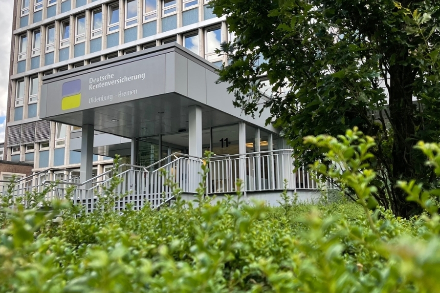Eingang der Hauptverwaltung in Oldenburg, Huntestraße 11