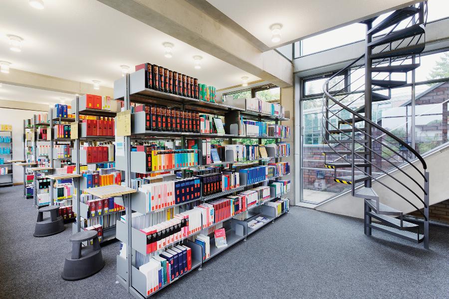 Bibliothek der Fachhochschule am Campus Reinfeld Bibliothek der Fachhochschule am Campus Reinfeld