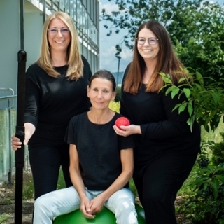 Hier sehen Sie Mitarbeiterinnen aus der Rheumaklinik Bad Wildungen Hier sehen Sie Mitarbeiterinnen aus der Rheumaklinik Bad Wildungen