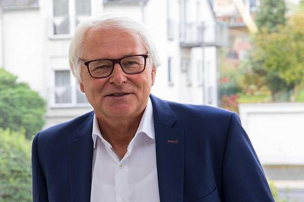 Portraitfoto von Alfred Möntenich Portraitfoto von Alfred Möntenich