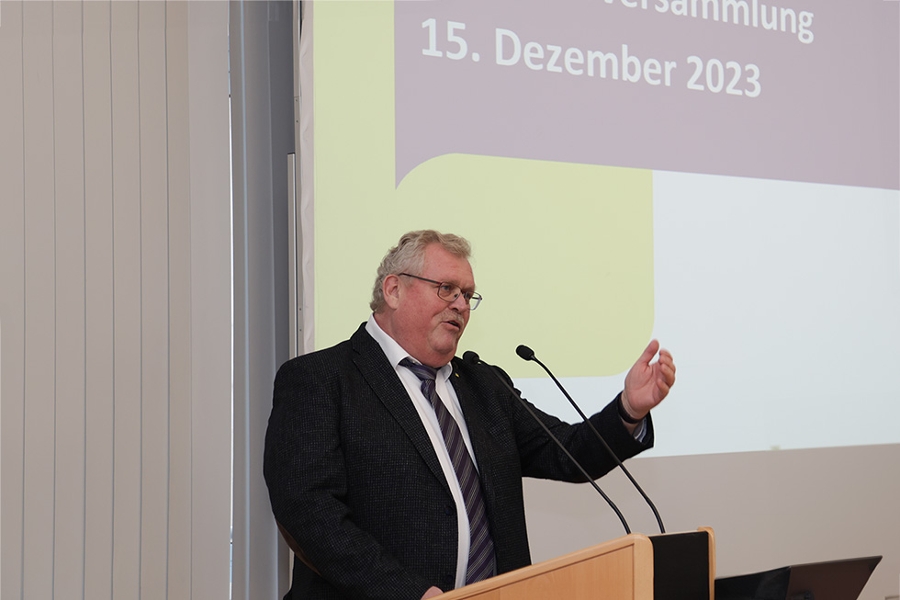 Vorsitzender Thomas Breuer legte den Haushaltsplan 2024 zur Abstimmung vor Vorsitzender Thomas Breuer legte den Haushaltsplan 2024 zur Abstimmung vor