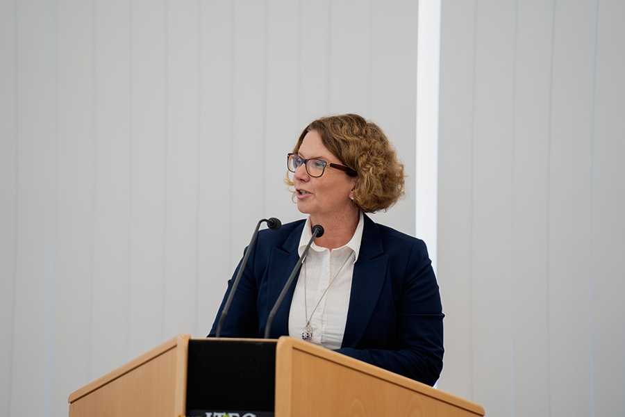 Vorstandsvorsitzende Beate Petry: "Stabile Rentenfinanzen sind in diesen schwierigen Zeiten eine gute Nachricht." Vorstandsvorsitzende Beate Petry: "Stabile Rentenfinanzen sind in diesen schwierigen Zeiten eine gute Nachricht."