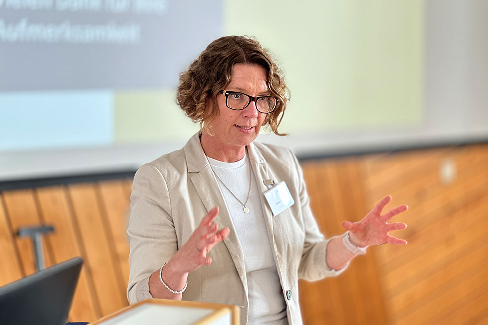 Die alternierende Vorsitzende des Vorstandes Beate Petry berichtet über das Rentenpaket II. Die alternierende Vorsitzende des Vorstandes Beate Petry berichtet über das Rentenpaket II.