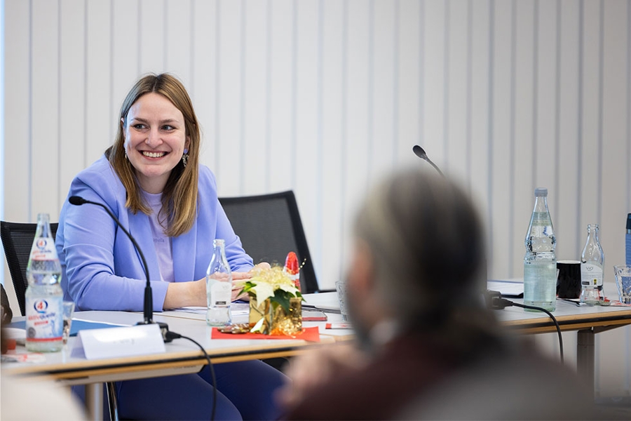 Vorstandsvorsitzende Myriam Lauzi neben der stellvertretenden Vorstandsvorsitzenden Beate Petry (links) Vorstandsvorsitzende Myriam Lauzi neben der stellvertretenden Vorstandsvorsitzenden Beate Petry (links)