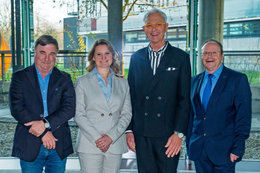 Die neue Führungsmannschaft ab 1. März 2026: Die beiden alternierenden Vorstandsvorsitzenden Werner Ziegelmeier (li.) und Ludwin Debong (re.) mit der Geschäftsführerin Susanne Brand und dem stv. Geschäftsführer Herbert Linke. Die neue Führungsmannschaft ab 1. März 2026: Die beiden alternierenden Vorstandsvorsitzenden Werner Ziegelmeier (li.) und Ludwin Debong (re.) mit der Geschäftsführerin Susanne Brand und dem stv. Geschäftsführer Herbert Linke.